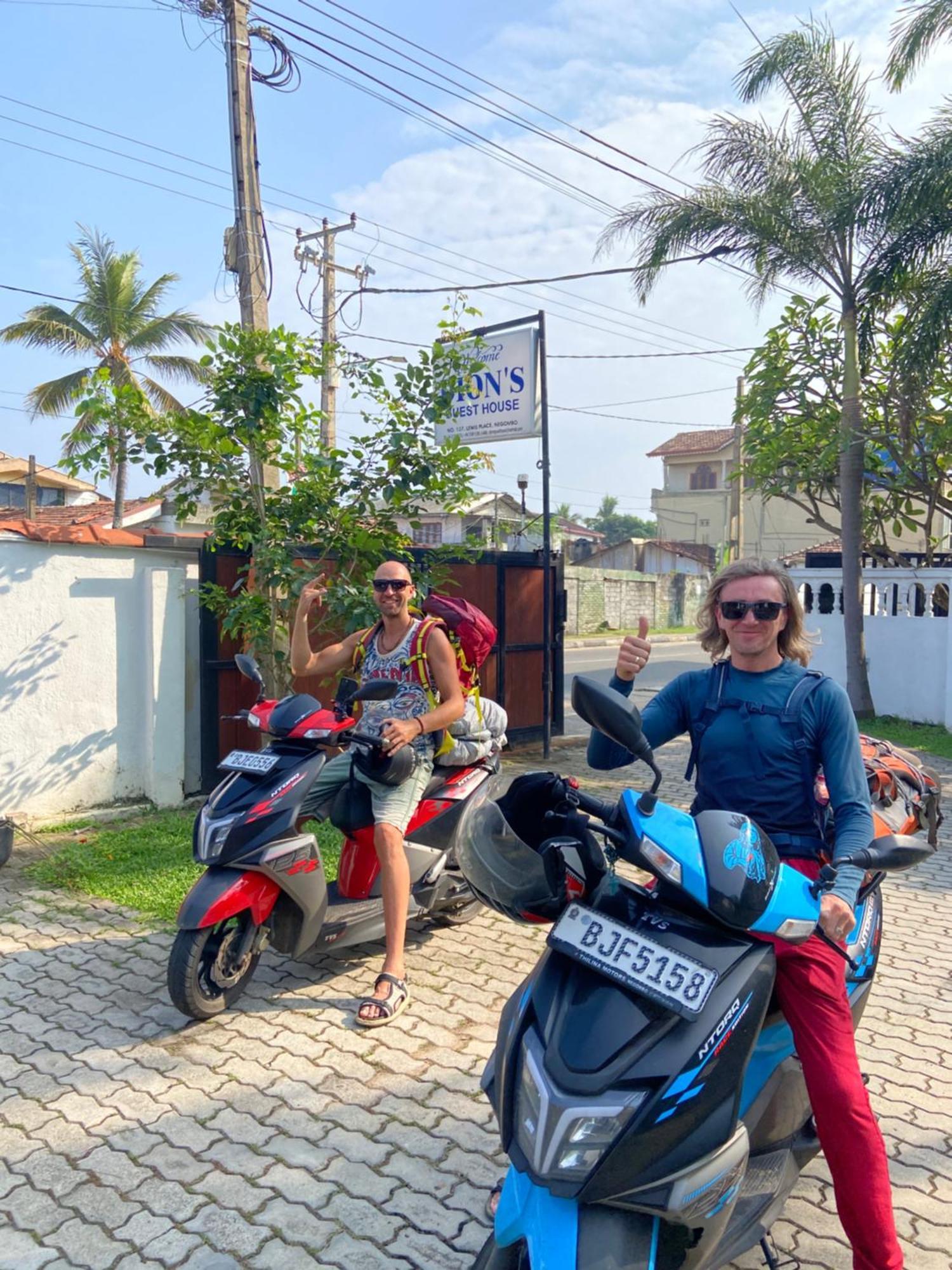 Dions Guest House Negombo Esterno foto